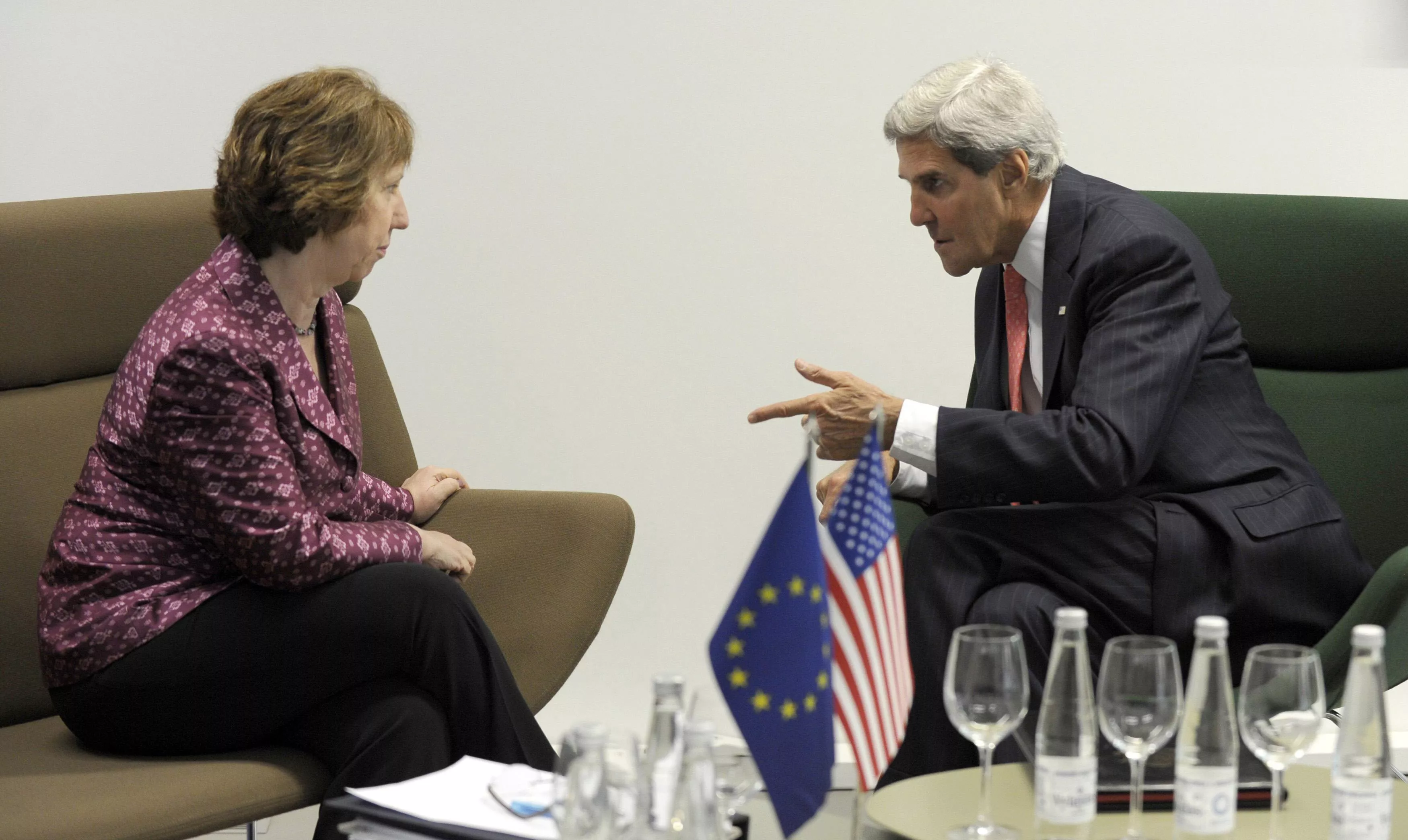 us secretary of state john kerry c is greeted by european union high representative catherine ashton as he arrives for a meeting of eu ministers of foreign affairs at the national gallery of art in vilnius september 7 2013 photo reuters us secretary of state john kerry c is greeted by european union high representative catherine ashton as he arrives for a meeting of eu ministers of foreign affairs at the national gallery of art in vilnius september 7 2013 photo reuters