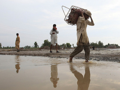 floods aftermath upper sindh faces threat of waterborne diseases