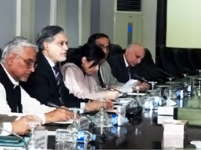 finance minister ishaq dar chairs a meeting with idb officials on monday photo pid finance minister ishaq dar chairs a meeting with idb officials on monday photo pid