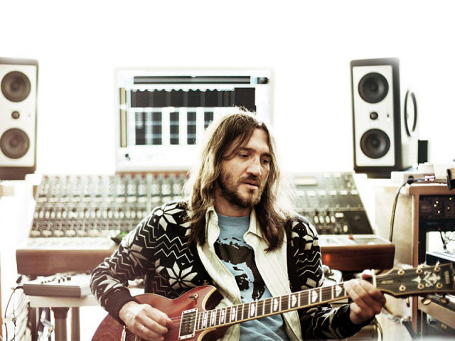 with a new ep john frusciante moves further away sonically from his old band with a new ep john frusciante moves further away sonically from his old band
