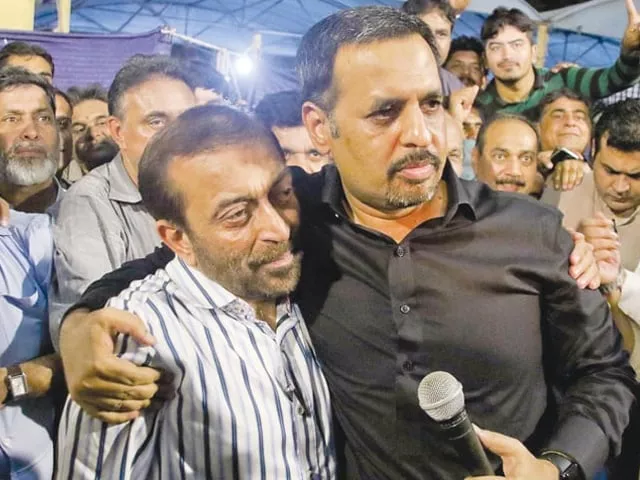 pak sarzameen party leader mustafa kamal hugs muttahida qaumi movement pakistan chief dr farooq sattar during the joint news conference at the karachi press club on wednesday photo inp pak sarzameen party leader mustafa kamal hugs muttahida qaumi movement pakistan chief dr farooq sattar during the joint news conference at the karachi press club on wednesday photo inp
