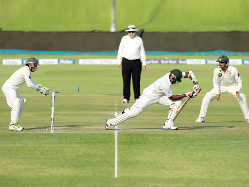 zimbabwe lost three wickets for their last four runs of the day and allowed pakistan to bounce back in the match photo afp