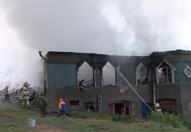 a handout photo released on september 13 2013 by russia s emergencies ministry shows firefighters extingusinig fire in a burning psychiatric hospital in the village of luka in the northwest russian novgorod region photo afp a handout photo released on september 13 2013 by russia s emergencies ministry shows firefighters extingusinig fire in a burning psychiatric hospital in the village of luka in the northwest russian novgorod region photo afp