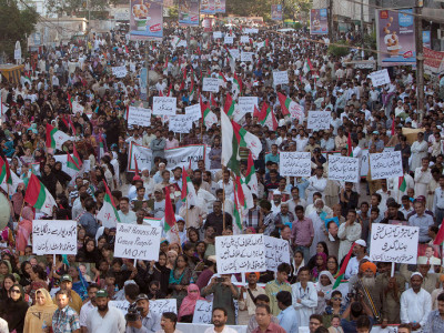 feeling cornered mqm feels it s being pinned to the wall feeling cornered mqm feels it s being pinned to the wall