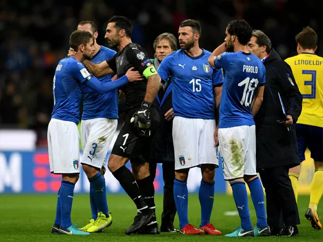 milan italy november 13 players of italy dejected at the end of the fifa 2018 world cup qualifier play off second leg between italy and sweden at san siro stadium on november 13 2017 in milan italy photo getty milan italy november 13 players of italy dejected at the end of the fifa 2018 world cup qualifier play off second leg between italy and sweden at san siro stadium on november 13 2017 in milan italy photo getty