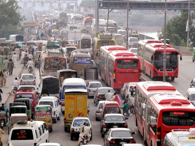 lahore has converted to cng but this isn t always a good thing lahore has converted to cng but this isn t always a good thing