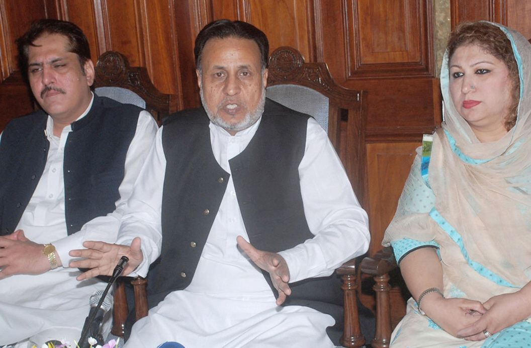 opposition leader of the punjab assembly mian mehmoodul rashid addressing a press conference photo nni