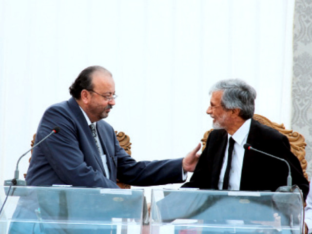 acting governor agha siraj durrani congratulates shc cj maqbool baqar after his oath taking on friday photo ayesha mir express acting governor agha siraj durrani congratulates shc cj maqbool baqar after his oath taking on friday photo ayesha mir express