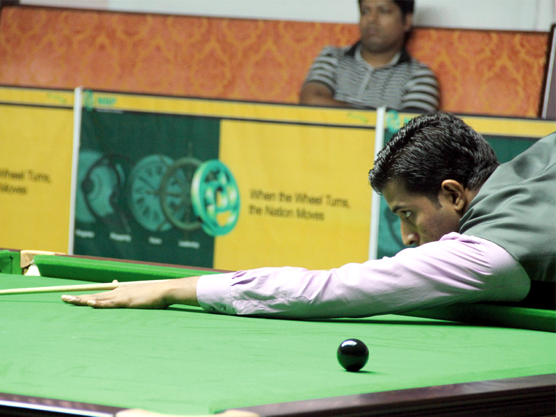 asif started off with a 102 08 win in the first frame allowing no room to his opponent for a comeback as he triumphed with game scores of 63 33 80 12 and 71 29 photo file