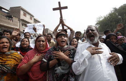 peshawar blast protests churches of pakistan say no to rioting
