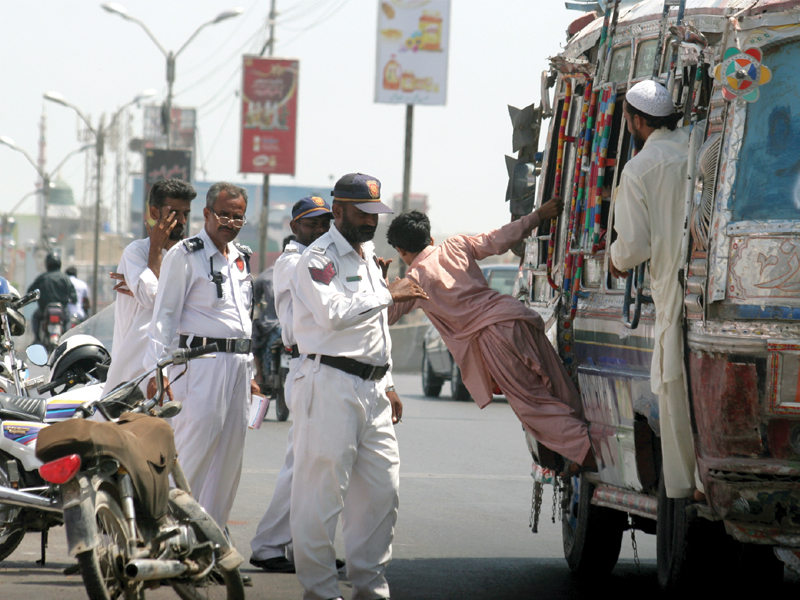 karachi traffic police understaffed says dig