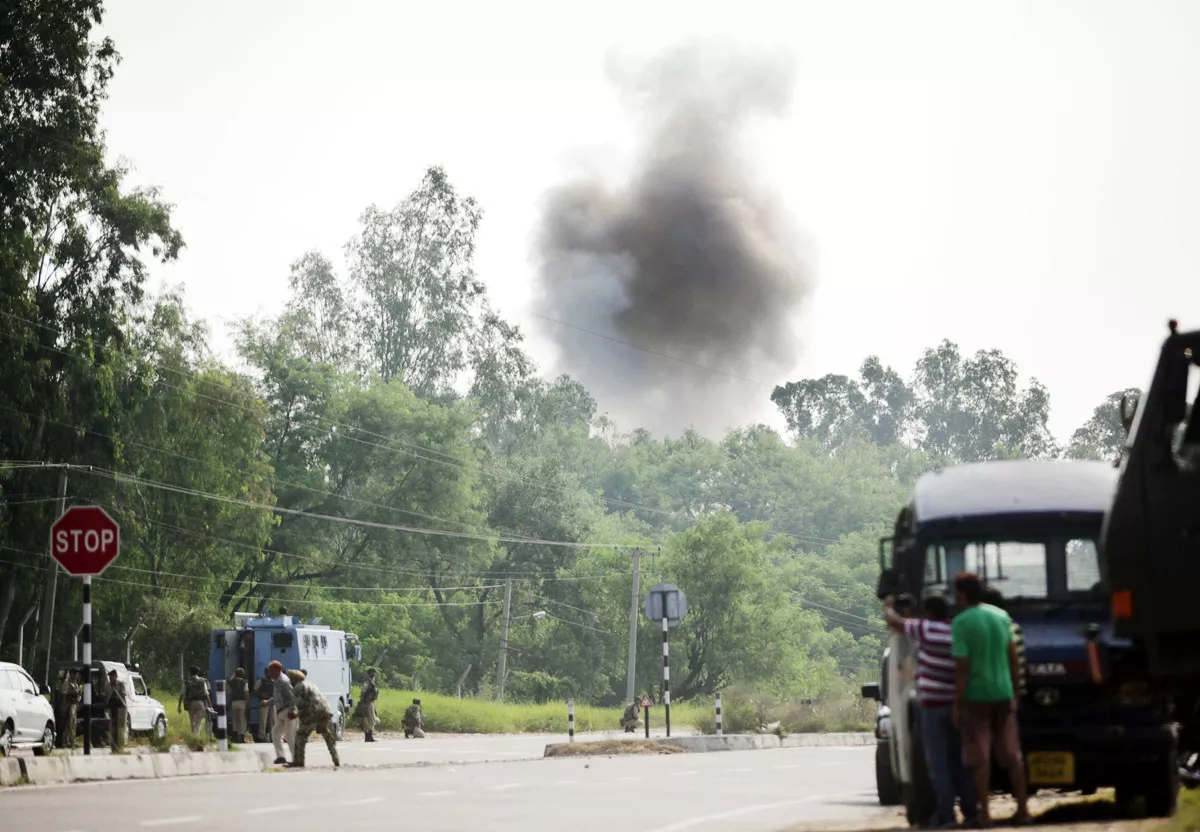 smoke rises during an attack by militants on an army camp at mesar in samba district photo afp smoke rises during an attack by militants on an army camp at mesar in samba district photo afp