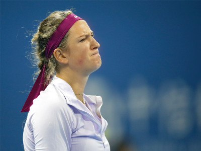 reigning champ azarenka crashes out
