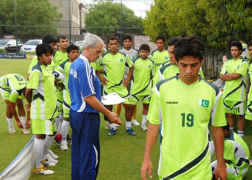 milosavljevic was released from his duty as the national team s head coach in august when pakistan lost to afghanistan 3 0 in a friendly match photo footballpakistan com