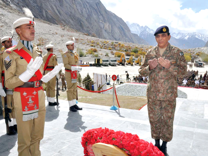 the army chief lays a wreath at the gyari shuhuda monument to pay tribute to the martyrs photo app