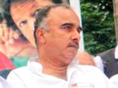 giving assurances information officers to operate sans political influence giving assurances information officers to operate sans political influence