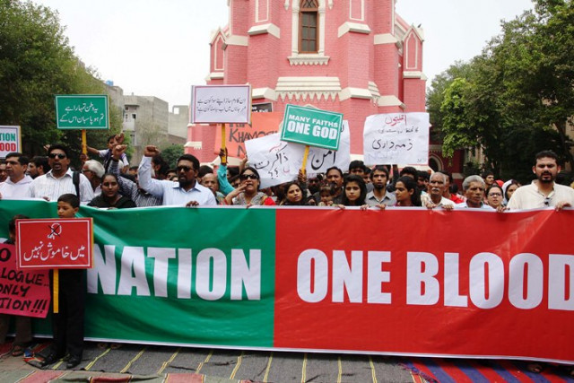 the gathering outside the lahore church photo malik shafiq the gathering outside the lahore church photo malik shafiq