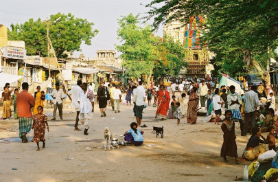 india moves to ease visa restrictions to attract tourists