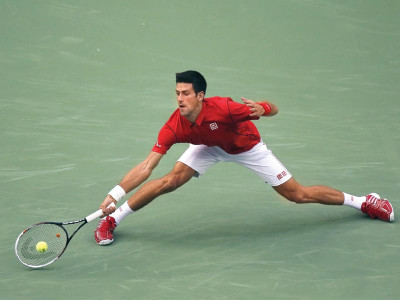 djokovic romps to shanghai win despite injury scare