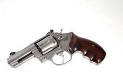husband arrested after woman brings gun to court husband arrested after woman brings gun to court