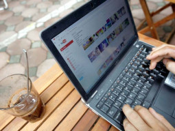 it minister discusses capacity building