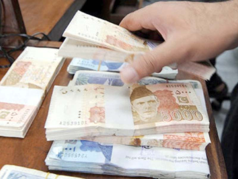 Pakistani rupee plummets as markets adjust to removal of