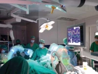 doctors perform robotic surgery at sindh institute of urology and transplantation siut photo online doctors perform robotic surgery at sindh institute of urology and transplantation siut photo online