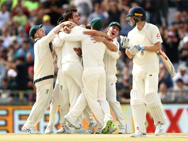 australia celebrate as pat cummins takes the ashes clinching wicket australia v england 3rd test perth 5th day december 18 2017 photo getty