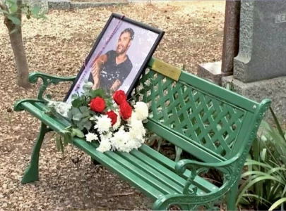 fans dedicate new bench to liam payne fans dedicate new bench to liam payne