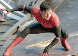 tom holland injured in stunt accident