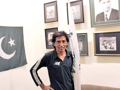 pakistan s forest gump karachi to makkah on foot for hajj pakistan s forest gump karachi to makkah on foot for hajj