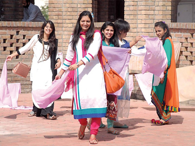 students of different universities at the cultural show photo online students of different universities at the cultural show photo online