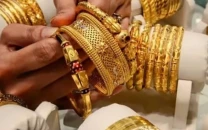 gold dips rs1 200 despite global rebound