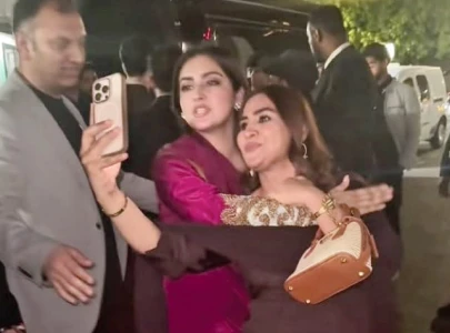 hiba bukhari s london moment wins hearts