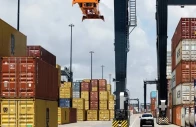 trade deficit widens to 10 8b in first quarter