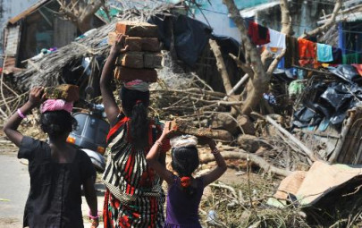 india s poor face grim rebuilding task after cyclone