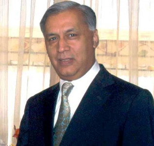 lal masjid cleric murder case former pm shaukat aziz nominated as suspect