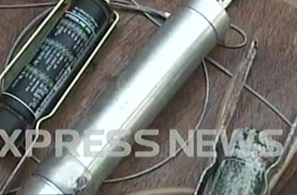 screengrab of the bombs found near jamia masjid screengrab of the bombs found near jamia masjid