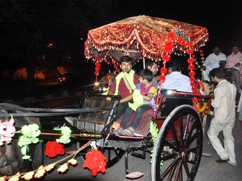 the tonga ride starts at lawrence garden and ends at nasser bagh