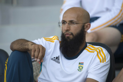 cricket dad to be amla heads home