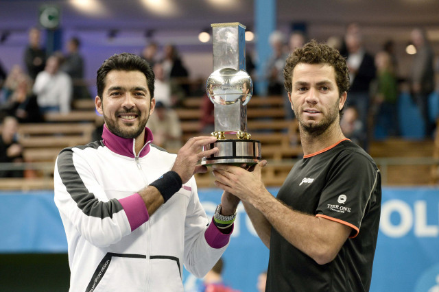 pakistan 039 s aisam ul haq qureshi l and netherlands 039 jean julien rojer pose with the trophy of the atp stockholm open tournament in sweden october 20 2013 photo afp pakistan 039 s aisam ul haq qureshi l and netherlands 039 jean julien rojer pose with the trophy of the atp stockholm open tournament in sweden october 20 2013 photo afp