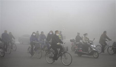 china smog emergency shuts city of 11 million people