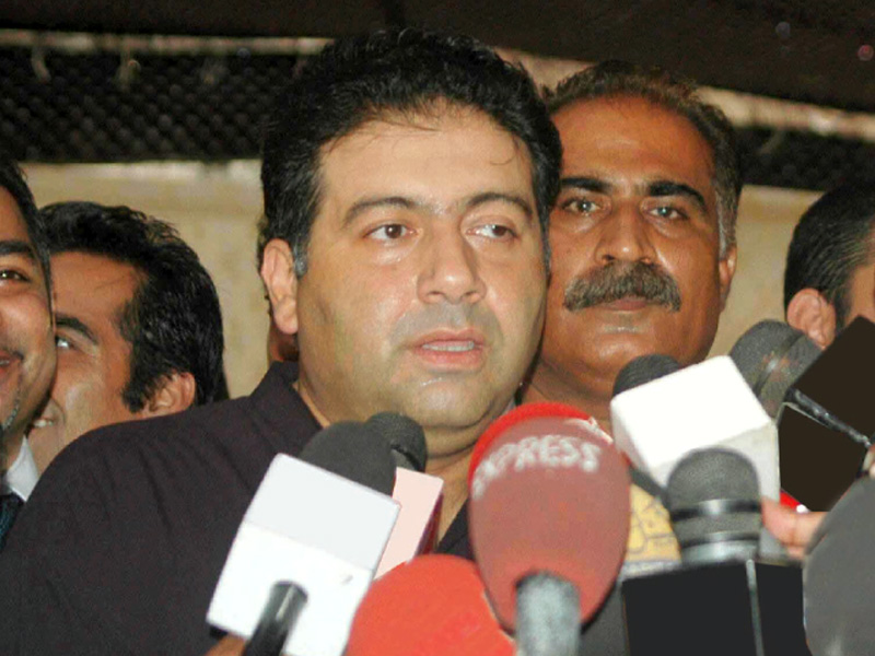 sindh local government minister owais muzaffar in juma goth convoy came under attack in juma goth