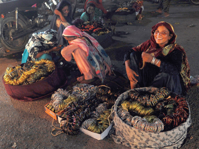 there are unofficially 2 6 million homebased workers in sindh and most of them work under hazardous conditions photo file there are unofficially 2 6 million homebased workers in sindh and most of them work under hazardous conditions photo file