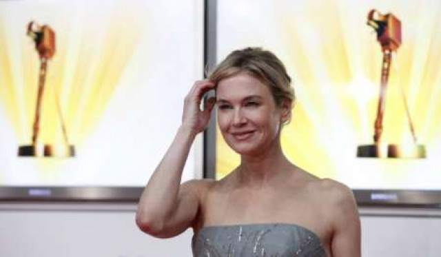 us actress renee zellweger arrives on the red carpet for the 46th 039 goldene kamera 039 awards ceremony at the ullstein auditorium in berlin photo reuters us actress renee zellweger arrives on the red carpet for the 46th 039 goldene kamera 039 awards ceremony at the ullstein auditorium in berlin photo reuters