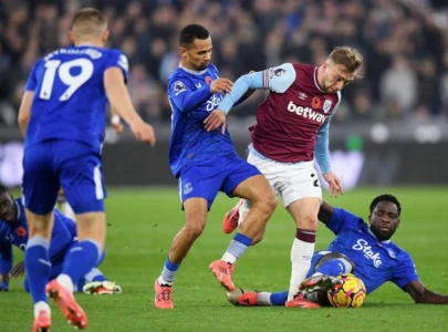 nuno makes his point as west ham rescue everton draw