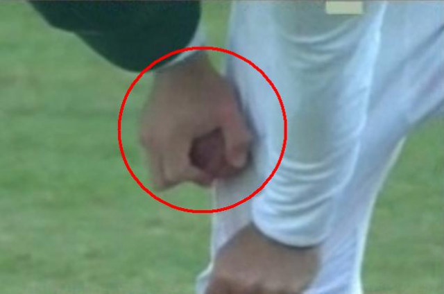 faf du plessis was seen on tv rubbing the ball against a zipper in his trouser photo express news screengrab faf du plessis was seen on tv rubbing the ball against a zipper in his trouser photo express news screengrab