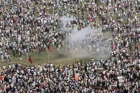 smoke rises after a bomb exploded near a public ground where narendra modi of bjp was to address a rally in patna photo reuters smoke rises after a bomb exploded near a public ground where narendra modi of bjp was to address a rally in patna photo reuters