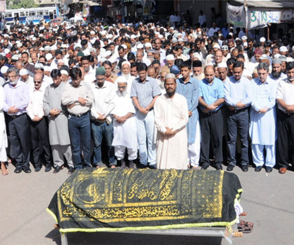 mqm workers supporters and office bearers attend the funeral prayers of dilshad akhter photo courtesy mqm mqm workers supporters and office bearers attend the funeral prayers of dilshad akhter photo courtesy mqm