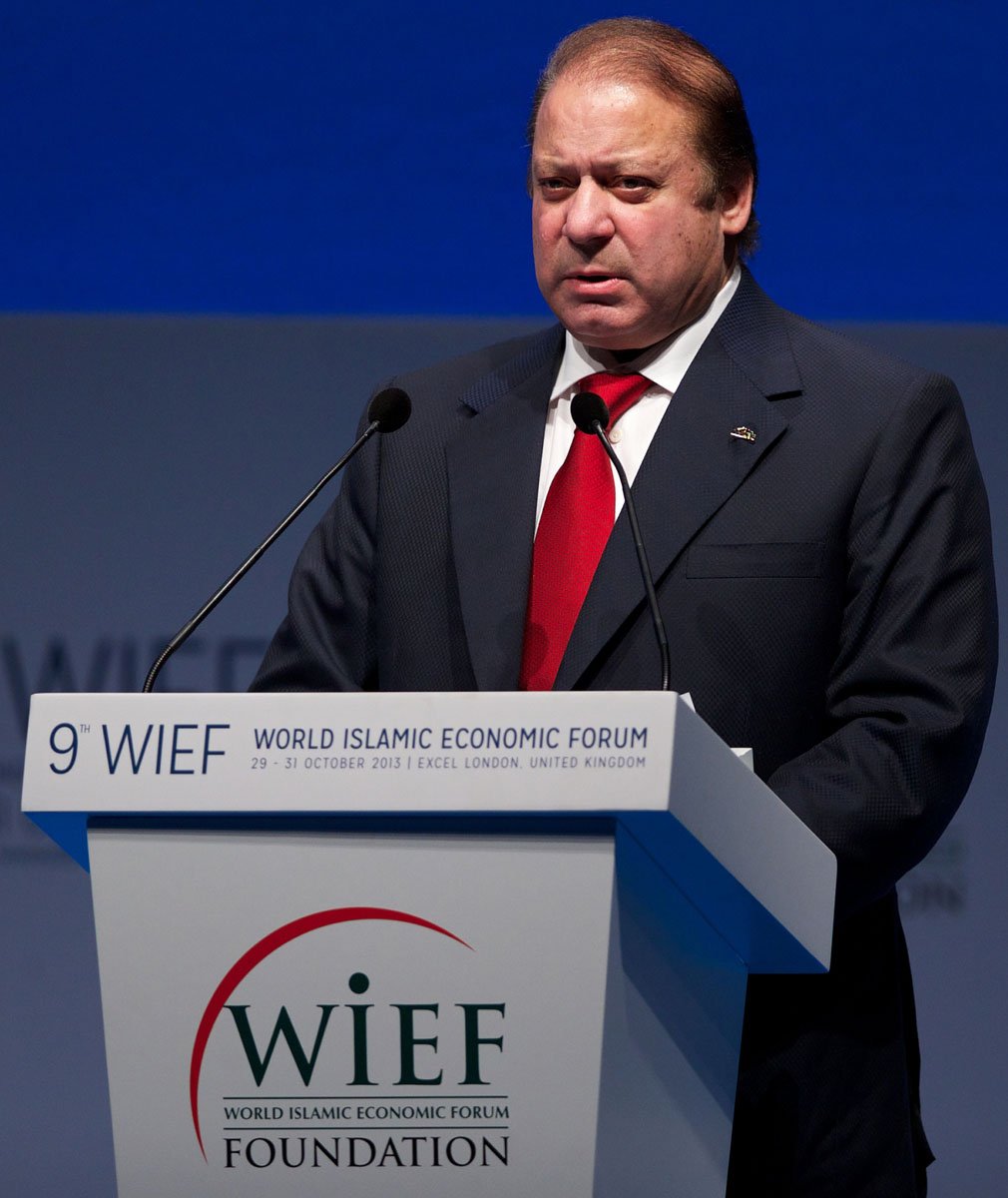 prime minister nawaz sharif addresses delegates at the 9th world islamic economic forum in london on october 29 2013 photo afp